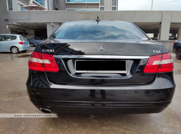 (RENT) Mercedes-Benz E-Class E200 1.8A