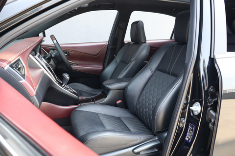 (RENT) Toyota Harrier Premium 2.0 CVT