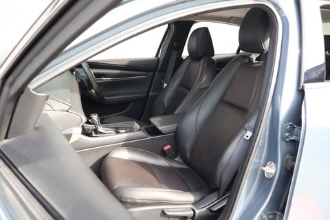 (LEASE) Mazda 3 1.5 AT Mild Hybrid