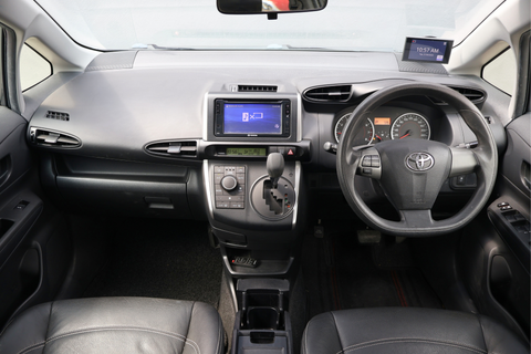 (RENT) TOYOTA WISH 1.8 CVT