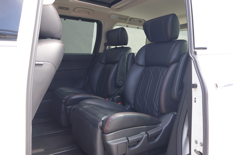 Nissan Elgrand 2.5A Highway Star Moonroof