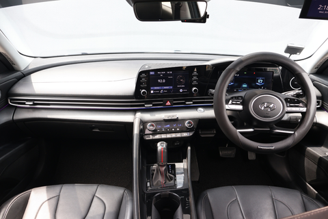 Hyundai Avante 1.6A Elite Sunroof