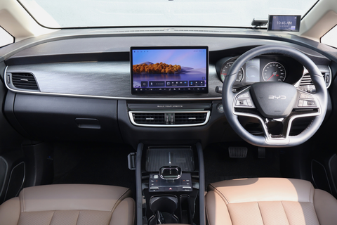 BYD M6 Electric