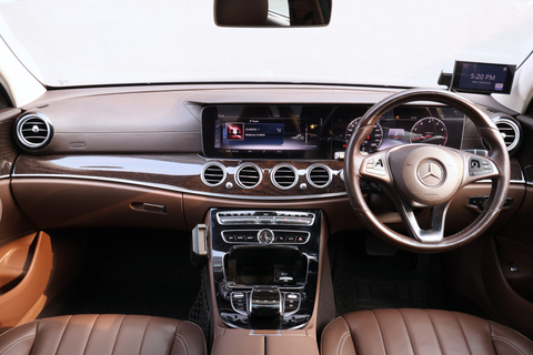 (RENT) MERCEDES BENZ E250 EXCLUSIVE