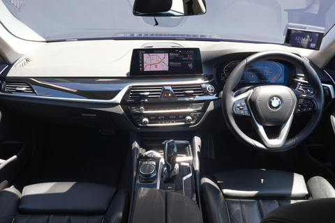 (LEASE) BMW 5 Series 520i 