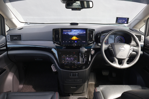 Nissan Elgrand 2.5A Highway Star Moonroof