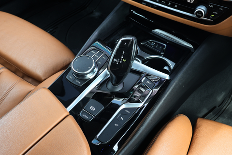 BMW 5 Series 530e Plug-in Hybrid iPerformance