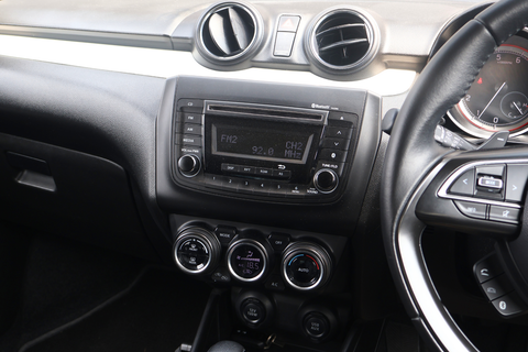 Suzuki Swift 1.0A Turbo GLX