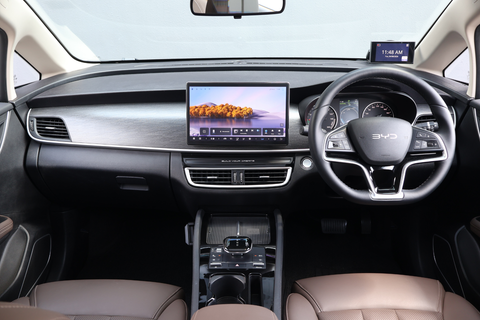 BYD M6 Electric 7-Seater