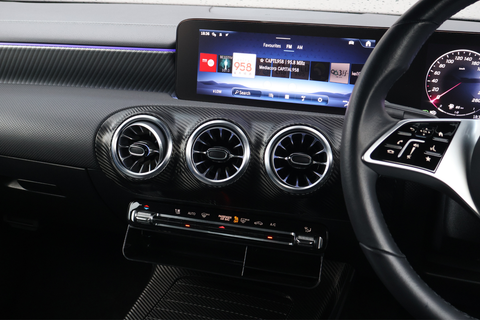 Mercedes-Benz CLA-Class CLA180 Mild Hybrid Progressive