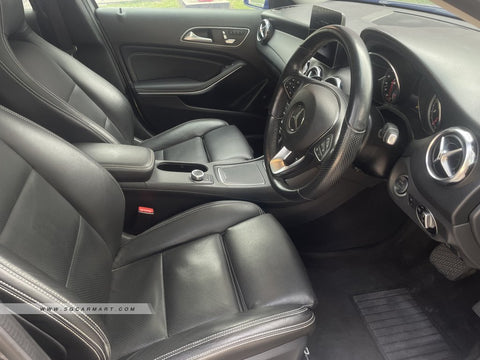 Mercedes-Benz GLA-Class GLA180 Urban Edition Panoramic Roof