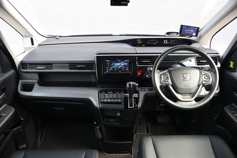 (LEASE) HONDA STEPWAGON SPADA 7-SEATER 1.5 CVT