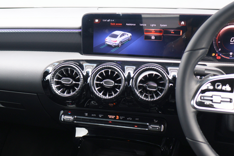 Mercedes-Benz CLA-Class CLA180 Progressive