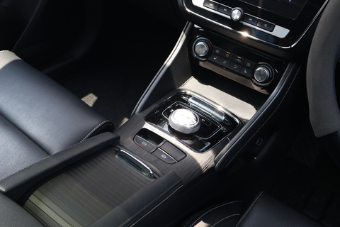 MG ZS Electric Deluxe Panoramic Roof