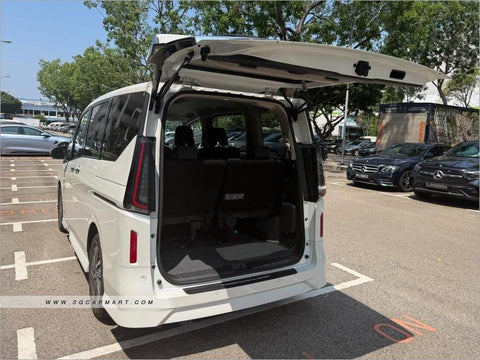 Nissan Serena e-POWER Hybrid 1.4A Highway Star Prestige