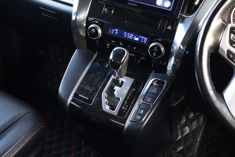(RENT) Toyota Vellfire 2.5Z CVT