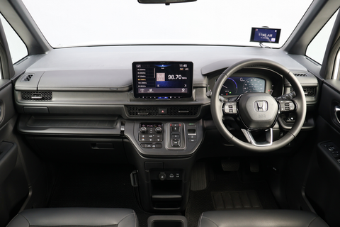 Honda Stepwgn Hybrid Spada 2.0A e-HEV