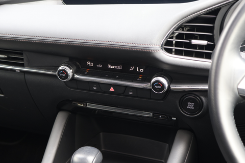 Mazda 3 Mild Hybrid 1.5A Elegance Sunroof