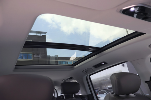 Maxus MIFA 7 Electric Sunroof