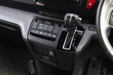 Honda Stepwgn 1.5A Spada