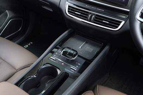 BYD M6 Electric 7-Seater