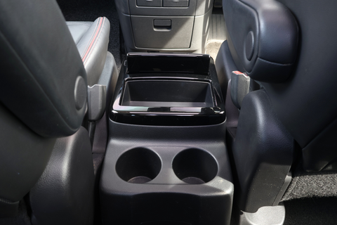 Nissan Elgrand 2.5A Highway Star Moonroof