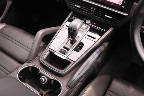 Porsche Cayenne Coupe 3.0A Tip Panoramic Roof