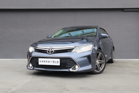 (RENT) Toyota Camry 2.5 Auto