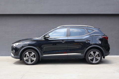 MG ZS Electric Deluxe Panoramic Roof