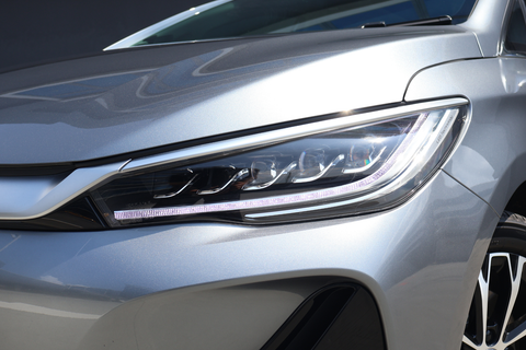 BYD M6 Electric 7-Seater