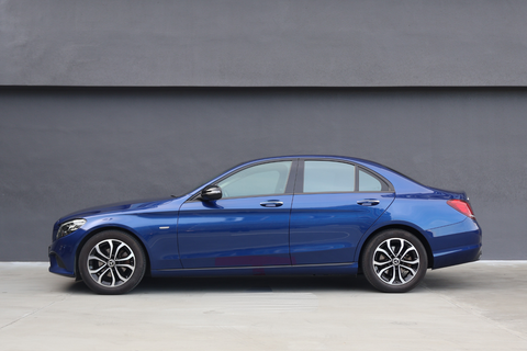 Mercedes-Benz C-Class C180 Avantgarde Night Edition