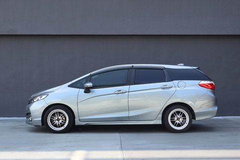 Honda Shuttle 1.5A G (New 5-yr COE)