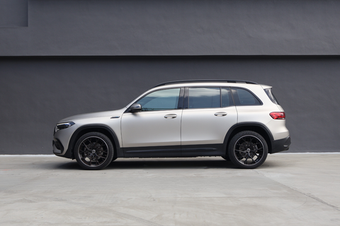 Mercedes-Benz EQB Electric EQB350 4MATIC AMG Line