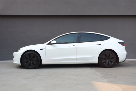 Tesla Model 3 Electric RWD 110