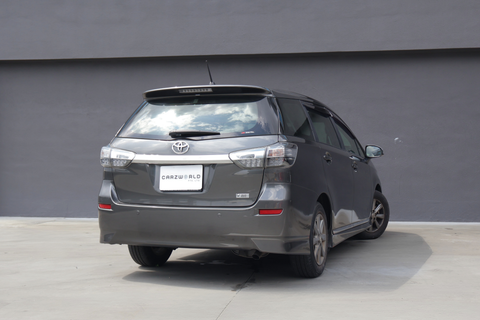 (RENT) TOYOTA WISH 1.8 CVT