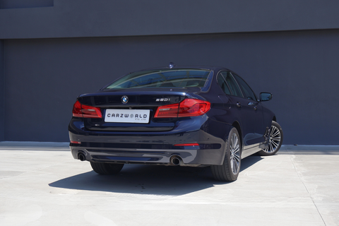 BMW 5 Series 520i
