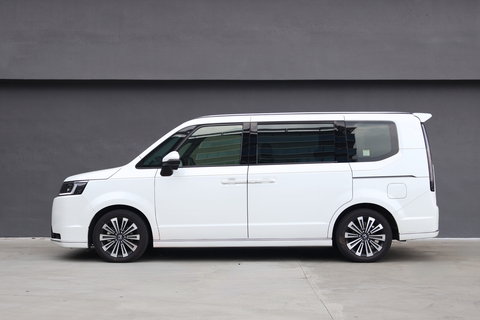 Honda Stepwgn Hybrid Spada 2.0A e-HEV