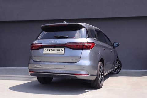 BYD M6 Electric 7-Seater