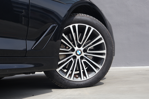 BMW 5 Series 530e Plug-in Hybrid iPerformance