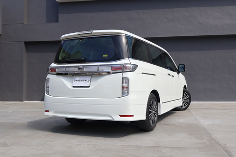 Nissan Elgrand 2.5A Highway Star Moonroof