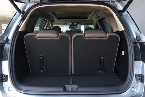 BYD M6 Electric 7-Seater