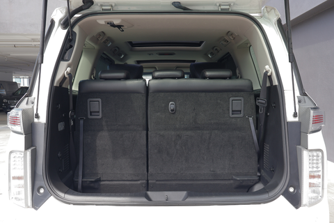 Nissan Elgrand 2.5A Highway Star Moonroof