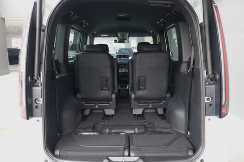Honda Stepwgn Hybrid Spada 2.0A e-HEV