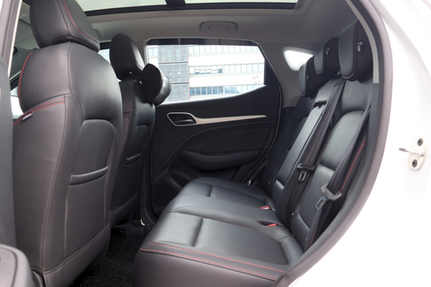 MG ZS Electric Trophy Panoramic Roof