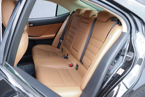 (RENT) Lexus IS200T Executive