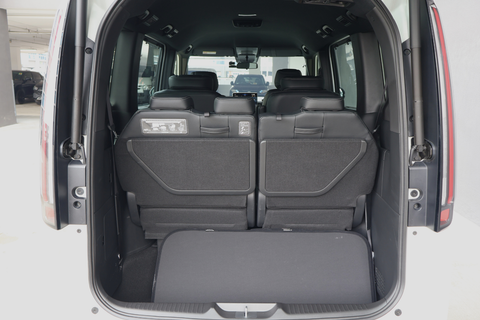 Honda Stepwgn Hybrid Spada 2.0A e-HEV