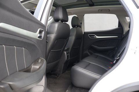 MG ZS EV Deluxe Panoramic Roof