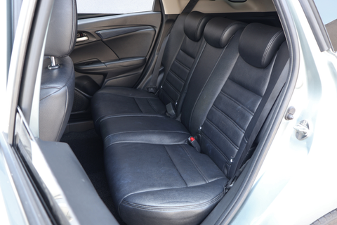 Honda Shuttle 1.5A G (New 5-yr COE)
