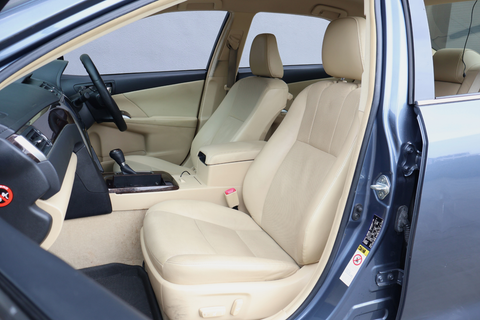 (RENT) Toyota Camry 2.5 Auto