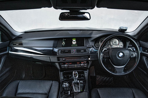 (LEASE) BMW 520I 2.0L AT
